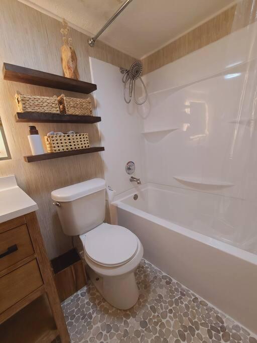 Centrally Located In Rogers And Bentonville! -Private Rooms Eksteriør bilde