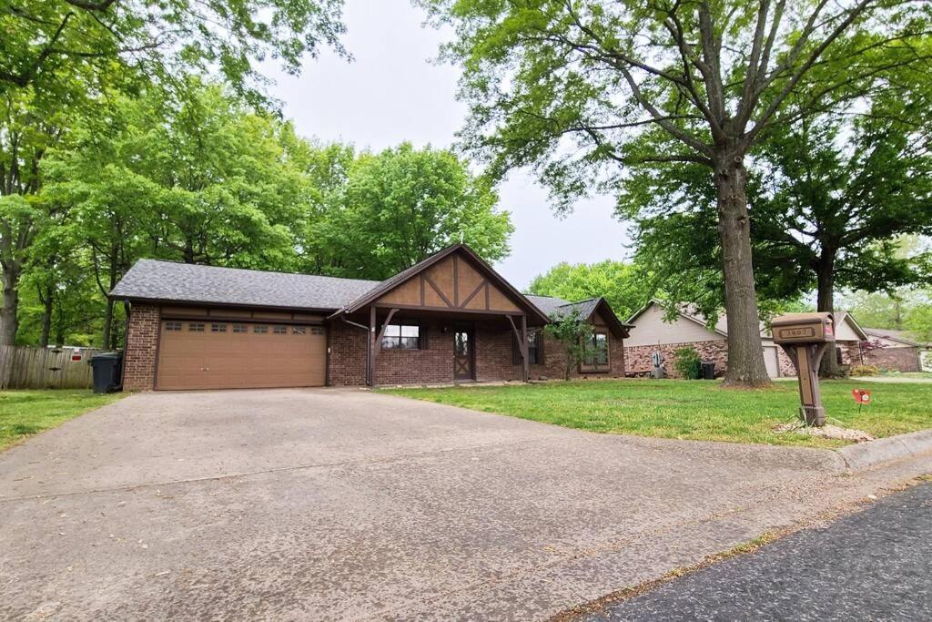 Centrally Located In Rogers And Bentonville! -Private Rooms Eksteriør bilde