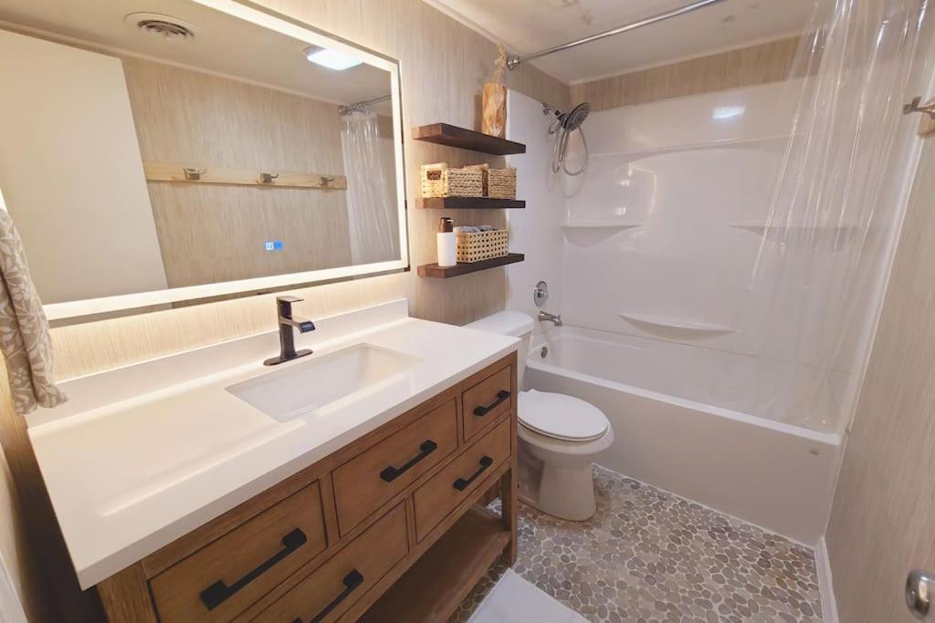 Centrally Located In Rogers And Bentonville! -Private Rooms Eksteriør bilde